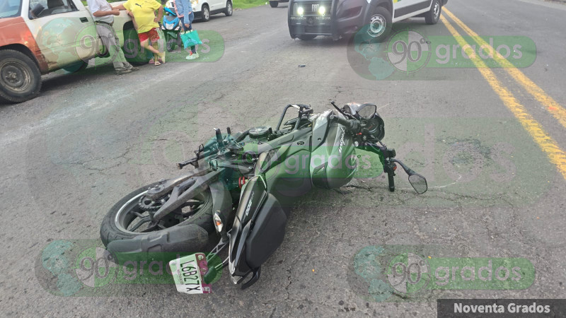 Zamora, Michoacán: Pareja se accidenta en su moto, resultaron heridos