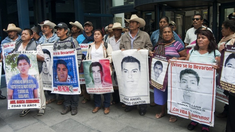 Claudia Sheinbaum confirma reunión con padres de los normalistas desaparecidos en Ayotzinapa 