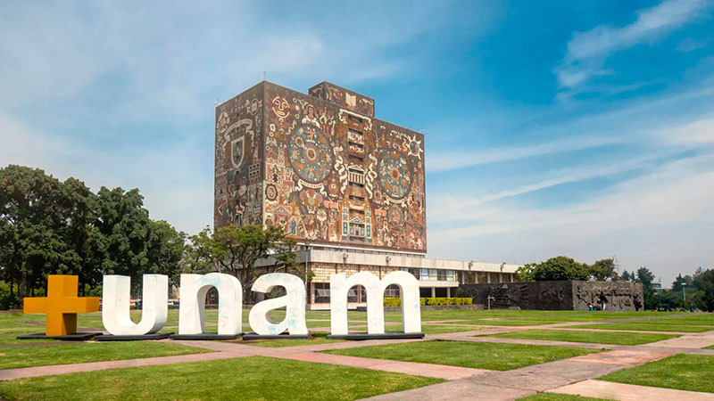 Evacuan Dirección General del CCH de la UNAM por incendio y olor de gas 