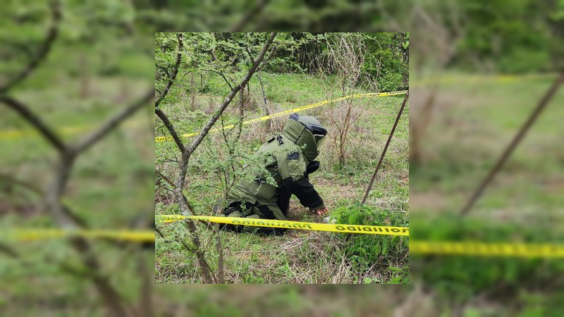 Guerra secreta en Michoacán: Destruyen camión monstruo en balaceras y desactivan dos minas en Tumbiscatío 