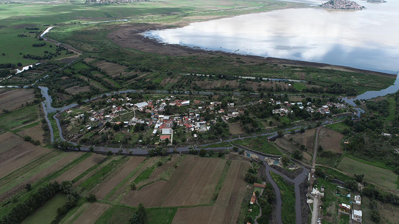 Participación comunitaria, clave en recuperación del lago de Pátzcuaro: Secma 