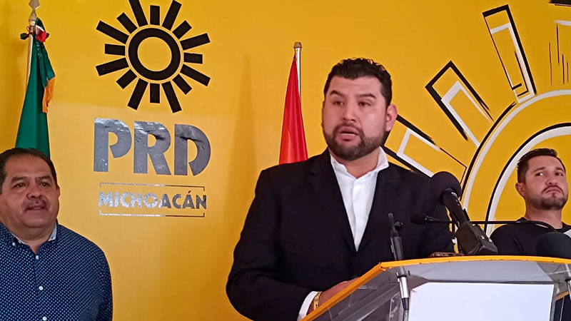 Morenistas buscan como zopilotes a ediles del PRD: Octavio Ocampo  