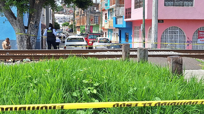 Adulto mayor se resbala en una banqueta y pierde la vida en Morelia, Michoacán  