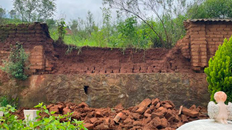 Protección Civil inspecciona daños en el cementerio de Pátzcuaro  