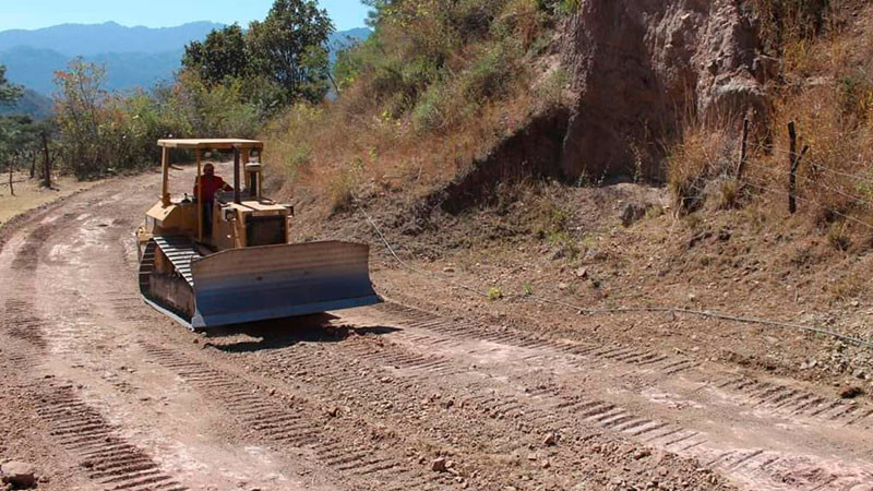 Gobierno de Alfonso Martínez rehabilita de forma histórica caminos rurales 