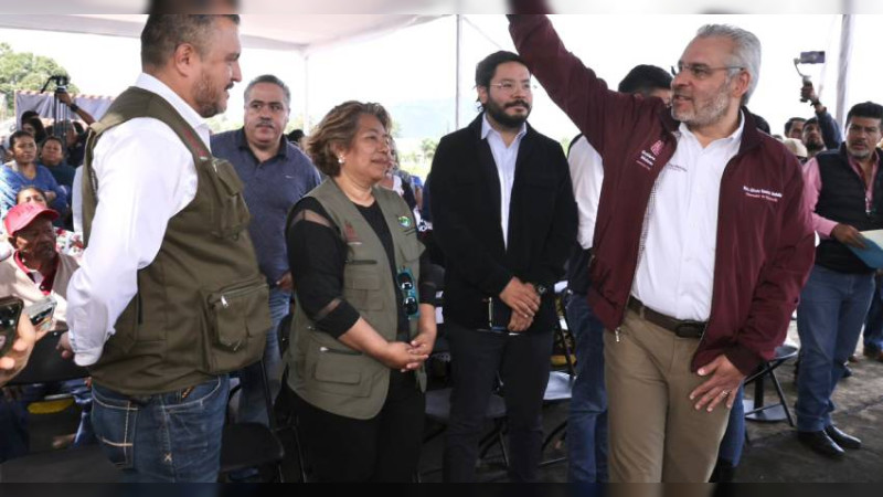 Arranca Bedolla rehabilitación del muelle general del lago de Pátzcuaro 