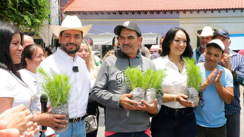 Humberto Jiménez arranca campaña reforestación en Los Reyes 