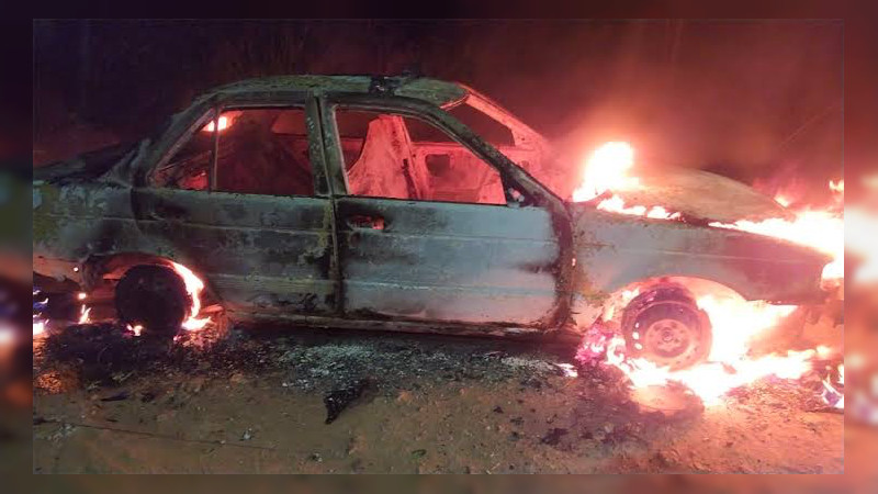 Incendian taxi en Uruapan, Michoacán; En 20 días suman dos incendios y un taxista asesinado 