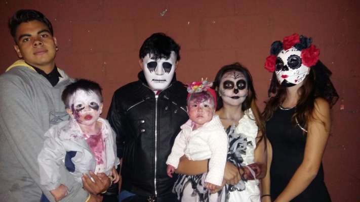 Niños salen a pedir Halloween en diferentes colonias de Morelia  - Foto 0 