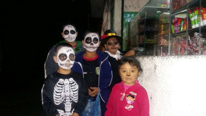 Niños salen a pedir Halloween en diferentes colonias de Morelia  - Foto 4 
