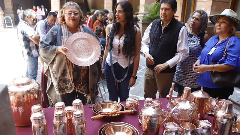 Impulsa Congreso de Michoacán talento y economía de artesanos michoacanos 