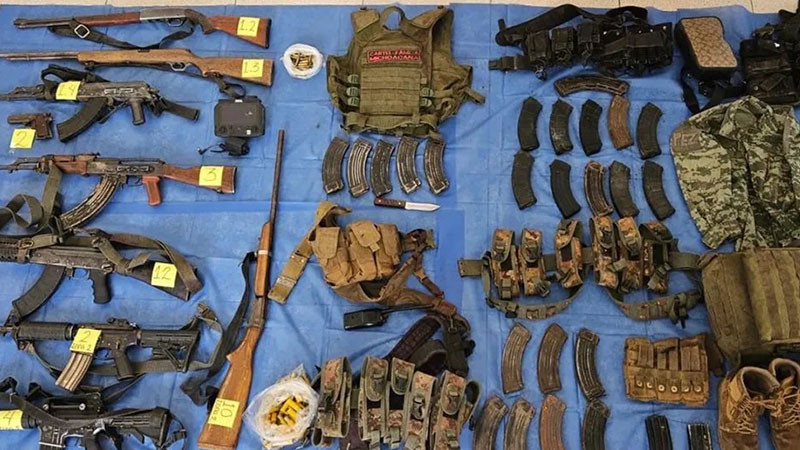 Aseguran armas, equipo táctico y vehículos en comunidad de Teloloapan, Guerrero