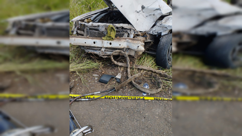 Muere taxista al accidentarse en Buenavista, Michoacán