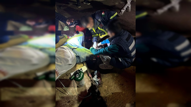 Joven resulta herido por un explosivo arrojado desde un dron en Tangamandapio, Michoacán