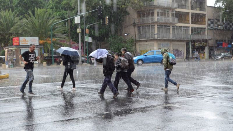Pronostican lluvias puntuales muy fuertes en 7 estados de la República Mexicana este martes 