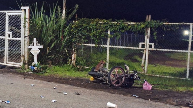 En Los Reyes, Michoacán,  motociclista pierde la vida tras ser atropellado 