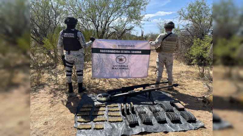 Aseguran fusiles calibre 50, más de 2 mil cartuchos y explosivos para dron, en Sonora