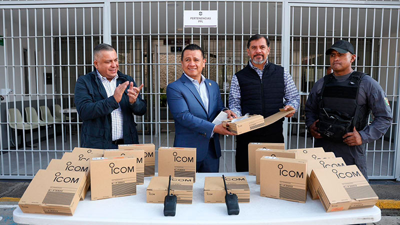 Entrega Torres Piña equipamiento a custodios de centros penitenciarios 
