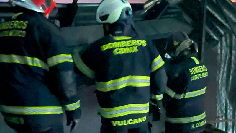 Bomberos extinguen incendio en bodega de la alcaldía Cuauhtémoc 