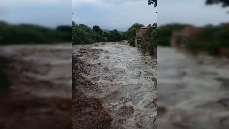 Cae tromba en Tlazazalca y Purépero, Michoacán, hubo serias afectaciones