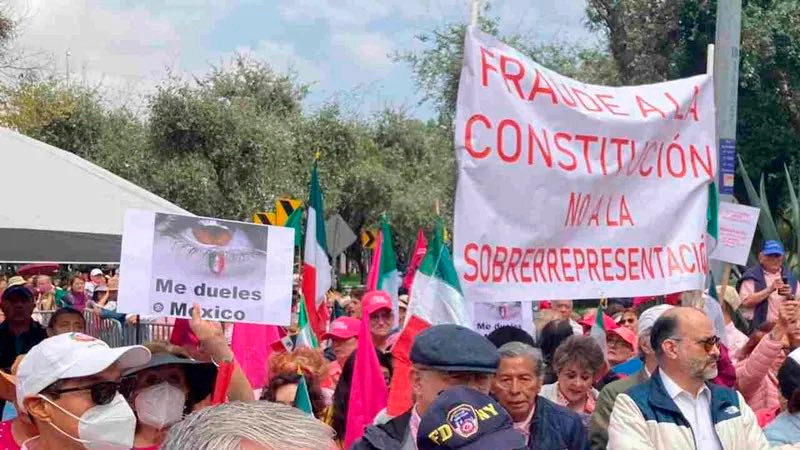"No tenían claro por qué se manifestaban", dice AMLO de sobre protesta contra la sobrerrepresentación 