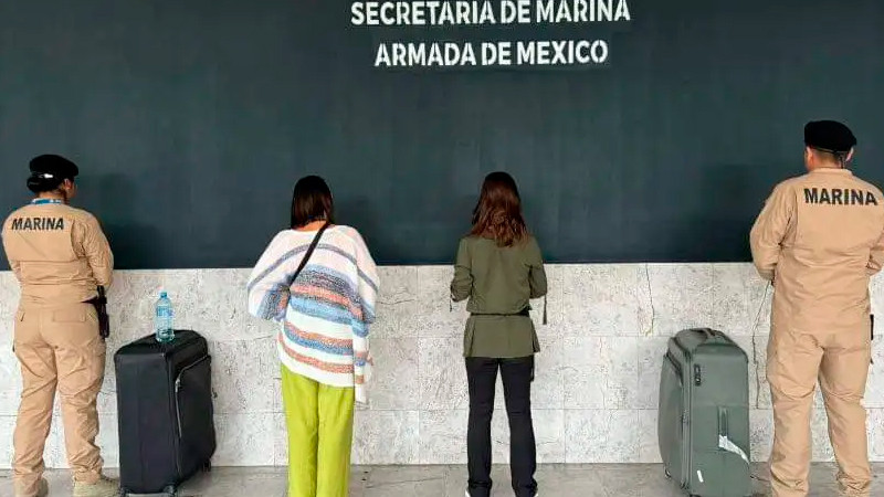 Detienen a dos rumanas en posesión de estupefacientes, en el AICM 