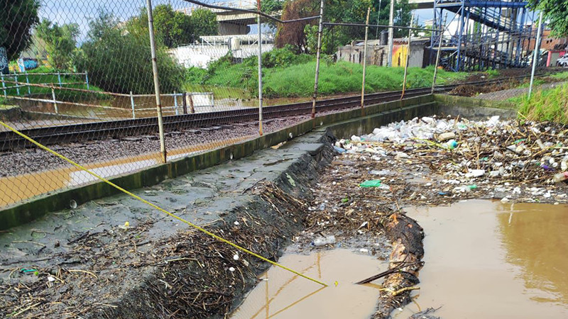 Trabaja ayuntamiento de Morelia en limpieza y desazolve de ríos y drenes 