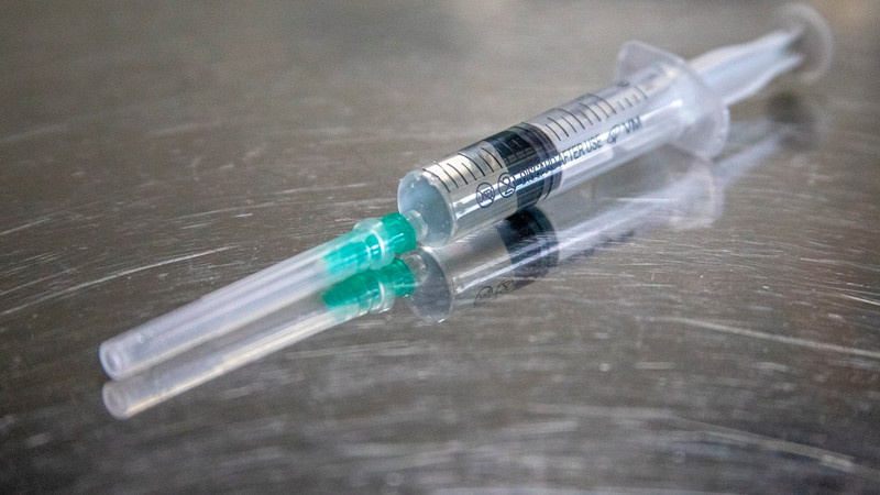 ONG pide a países sin brotes de mpox que donen sus vacunas a África 