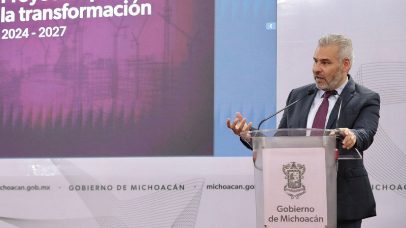 Bedolla propone a Sheinbaum autopista de la agroexportación Uruapan-Zamora 