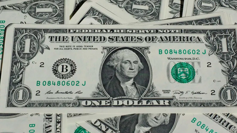 México recibirá 65 mil mdd en remesas en 2024, estima AMLO 