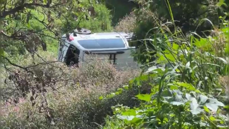 Tren embiste camioneta en Tarimoro, Guanajuato; hay 2 lesionados 