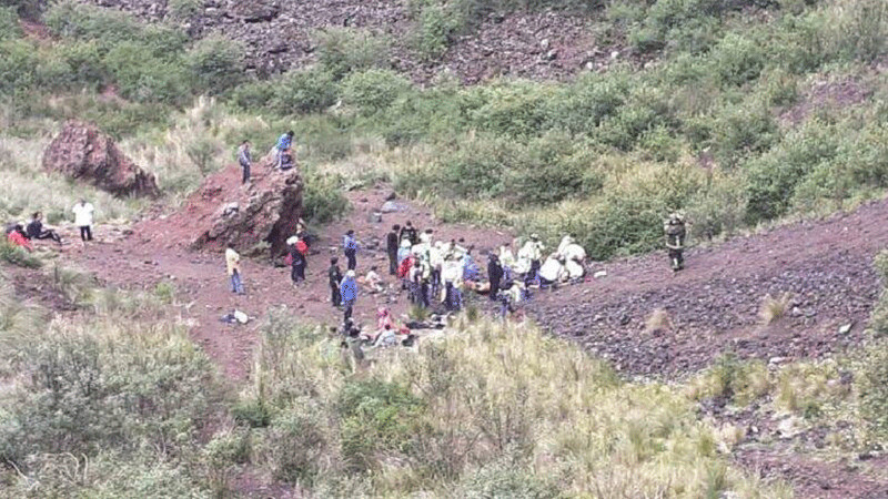 Rescatan a hombre que cayó a cráter de volcán inactivo Xitle en Tlalpan 