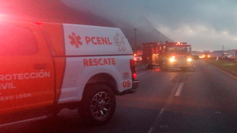 Choque entre ambulancia y tráiler deja saldo de 4 muertos, en Nuevo León 
