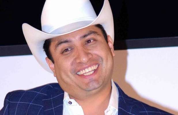 Disquera prohibe a Julión Álvarez realizar nuevos dúos debido a la gran carga de trabajo del cantante  