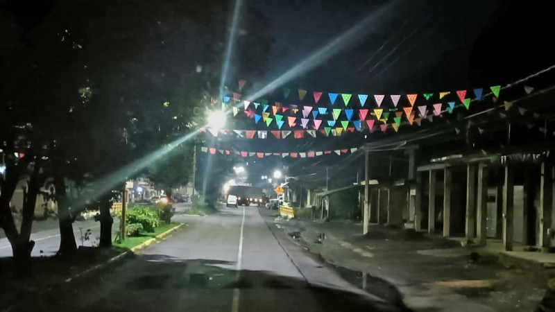 En Uruapan, Michoacán, comuneros bloquean carretera  