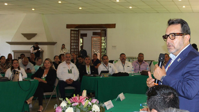 Reconoce IMSS Michoacán papel del personal de conservación, limpieza e higiene en el país 