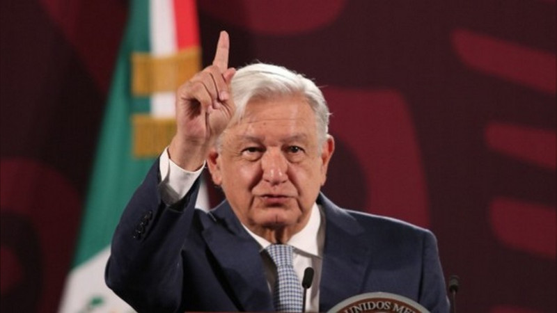 AMLO critica presiones a autoridades electorales por tema de la sobrerrepresentación 