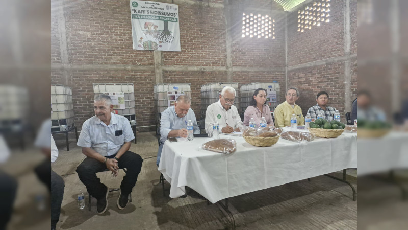 Productores y Sader inauguran biofábrica en Tingüindín