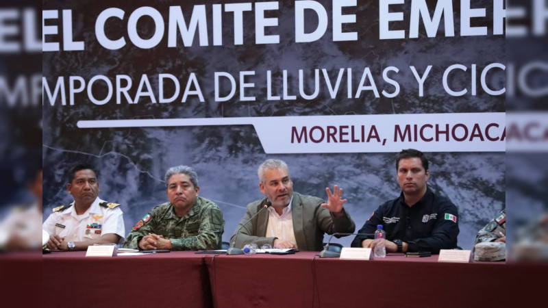 Bedolla coordina acciones contingentes para evitar riesgos por lluvias 