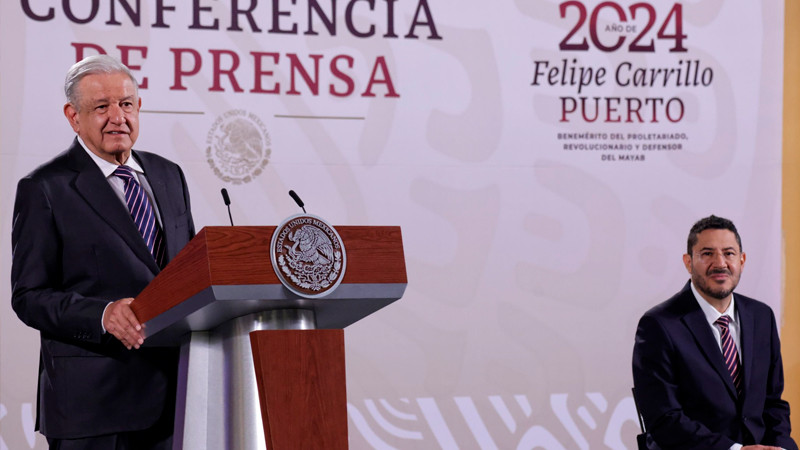 AMLO avala designación de Martí Batres como director del ISSSTE 