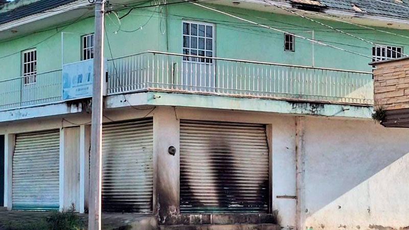Siguen ataques incendiarios contra negocios en Uruapan, Michoacán: Arremeten contra paquetería 