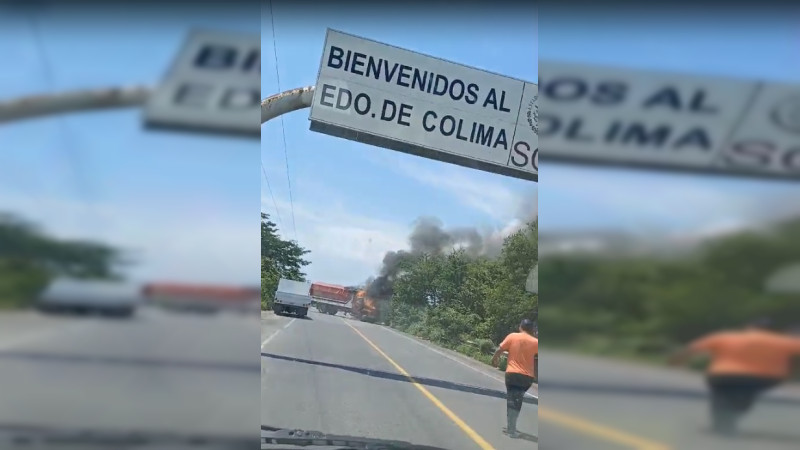 Incendian camión en la carretera costera Coahuayana – Colima 