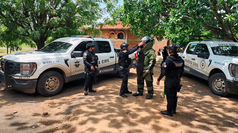 En Apatzingán, Michoacán, la SSP localiza campamento y desactiva 10 artefactos explosivos