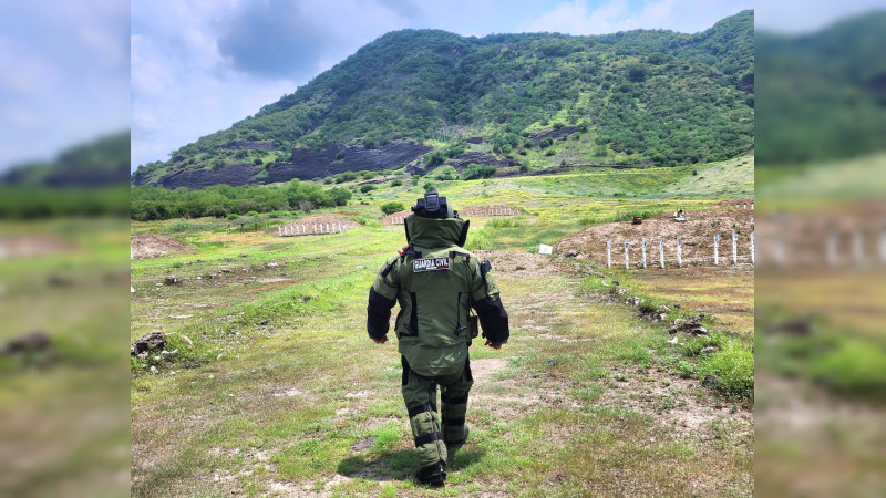 En Apatzingán, Michoacán, la SSP localiza campamento y desactiva 10 artefactos explosivos