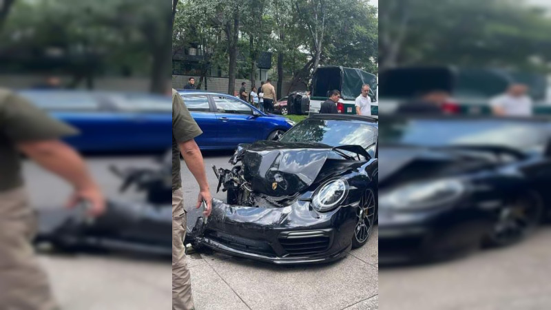 "Juniors" estrellan Porsche de 4 millones y se dan a la fuga en CDMX: Abandonan a familia en camioneta volcada 