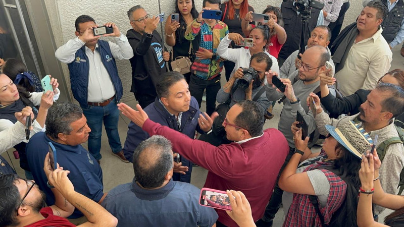 Entre gritos y sombrerazos designan a Víctor Antonio como Fiscal de Querétaro 