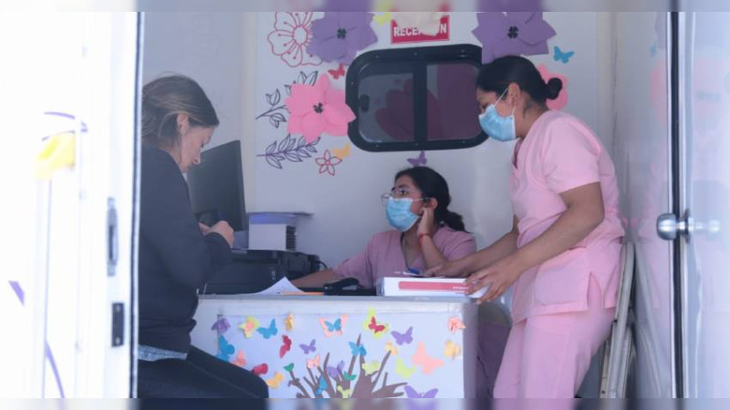 Unidades móviles de mastografía recorren los 113 municipios de Michoacán 