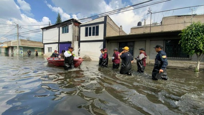 Aplazan regreso a clases en 22 escuelas de Chalco por inundaciones 