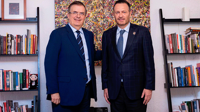 Se reúne Mauricio Kuri con Marcelo Ebrard  