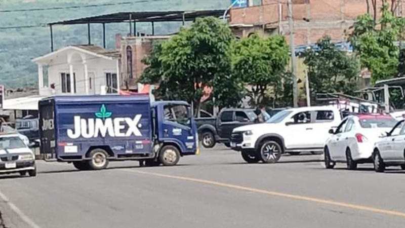 Protestan en Chilchota, Michoacán por desaparición de tres personas 